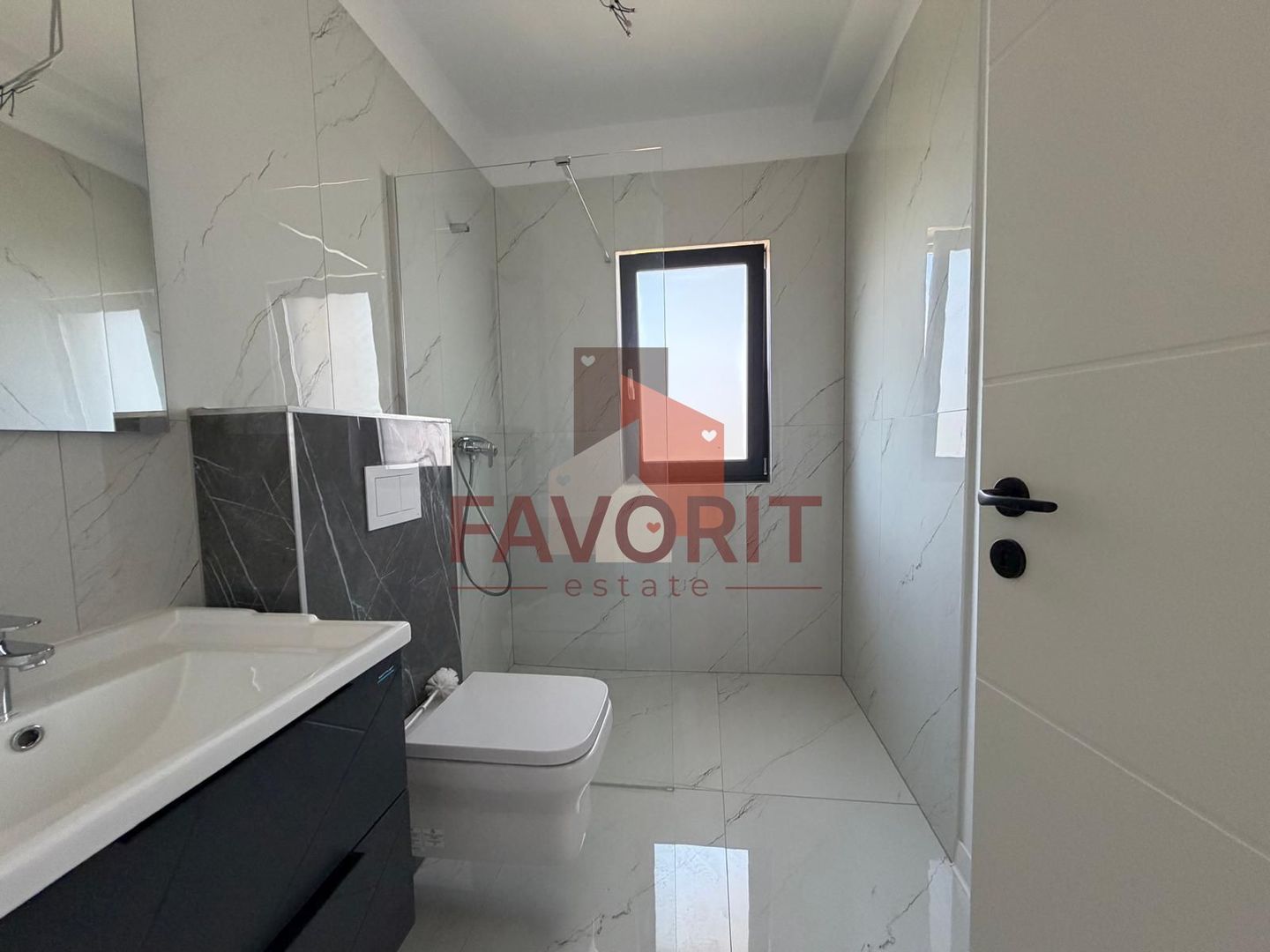 Duplex despartit | 5 camere | Garaj | Finisaje premium | 3 bai |Asfalt - Poză 17
