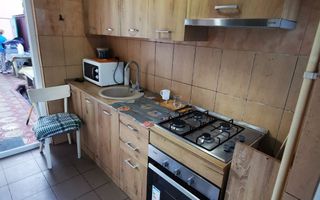 De inchiriat casa cu 2 camere, strada Romana, 320 euro - Poză 1