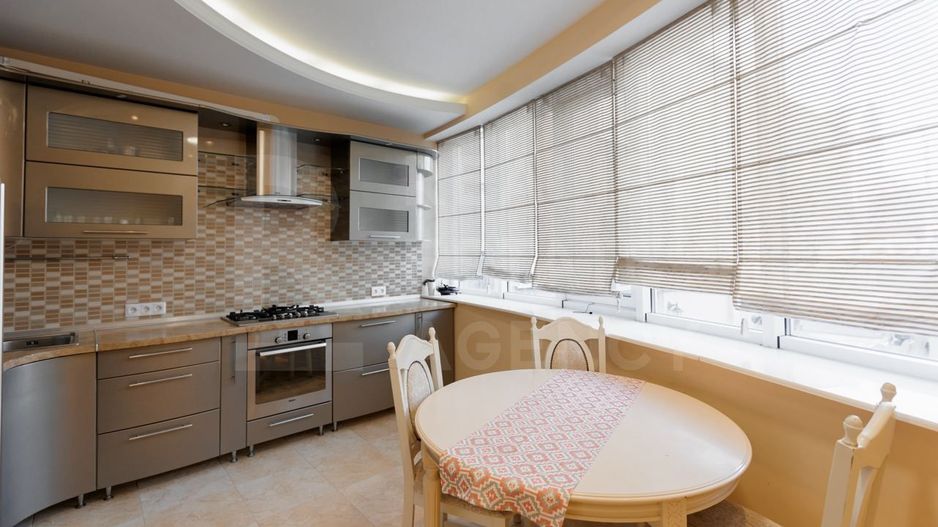 Chirie casă, 4 camere, str. Vasile Alecsandri, Centru - Poză 8