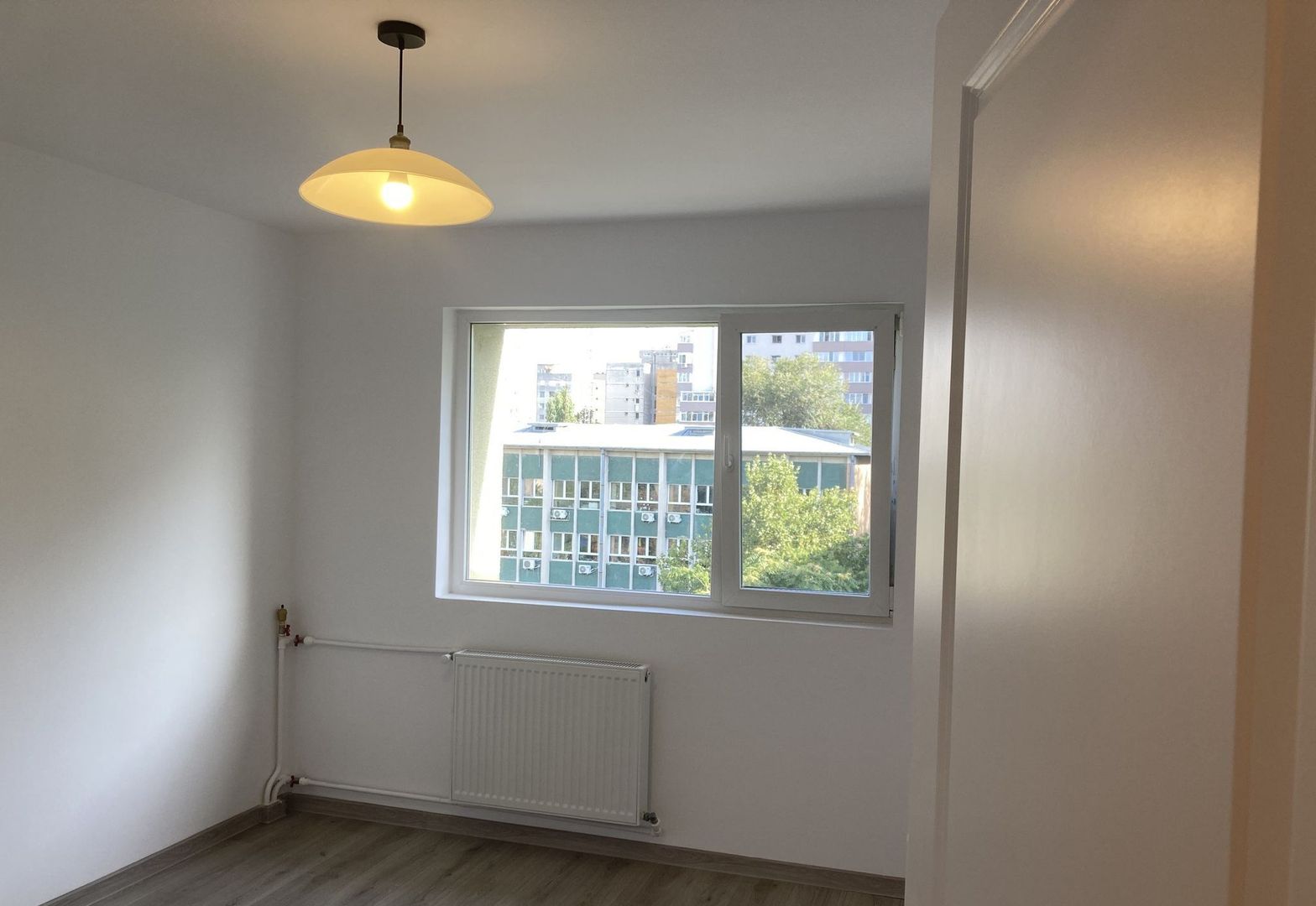 Apartament 2 camere renovat bloc reabilitat Drumul Taberei 34 - Poză 2