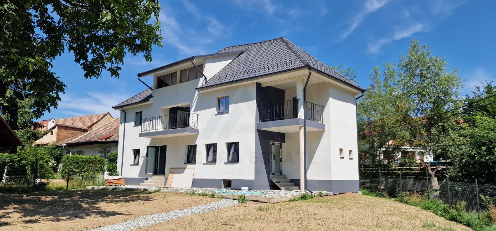 Casa individuala premium 236 mp utili si teren 1200 in Cisnadioara - Poză 1