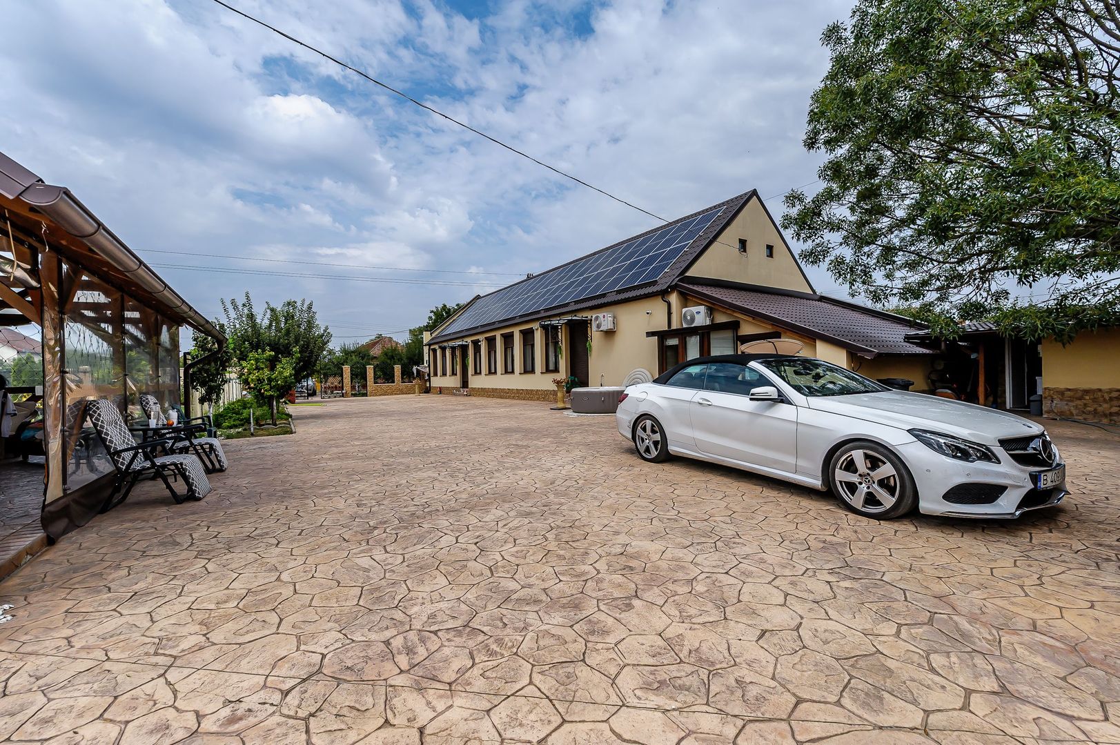 Rezervat Proprietate de vis cu teren 2.880 mp și facilități PREMIUM - Poză 1