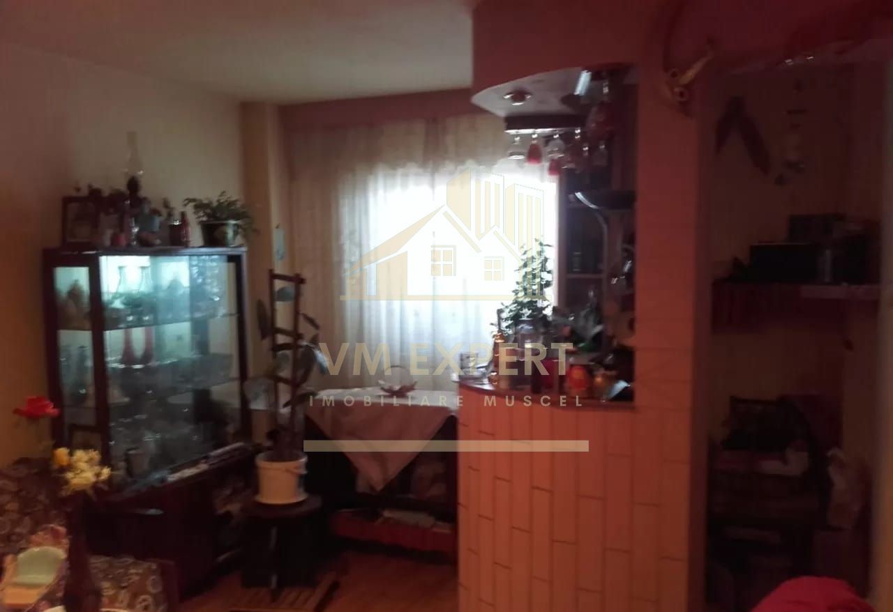 APARTAMENT  3 CAMERE,  ETAJ 4, SUPRAFATA 73 MP, CAMPULUNG, ZONA VISOI - Poză 1