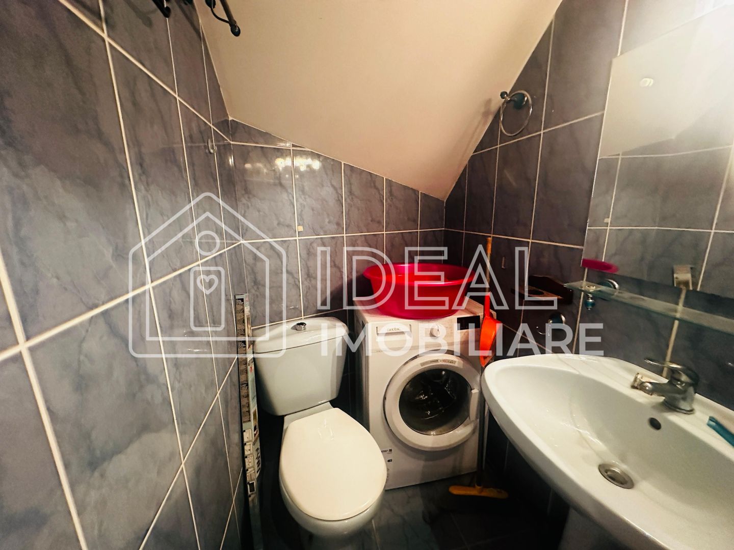 Apartament cu 3 camere la mansarda, in zona Terezian - Poză 14