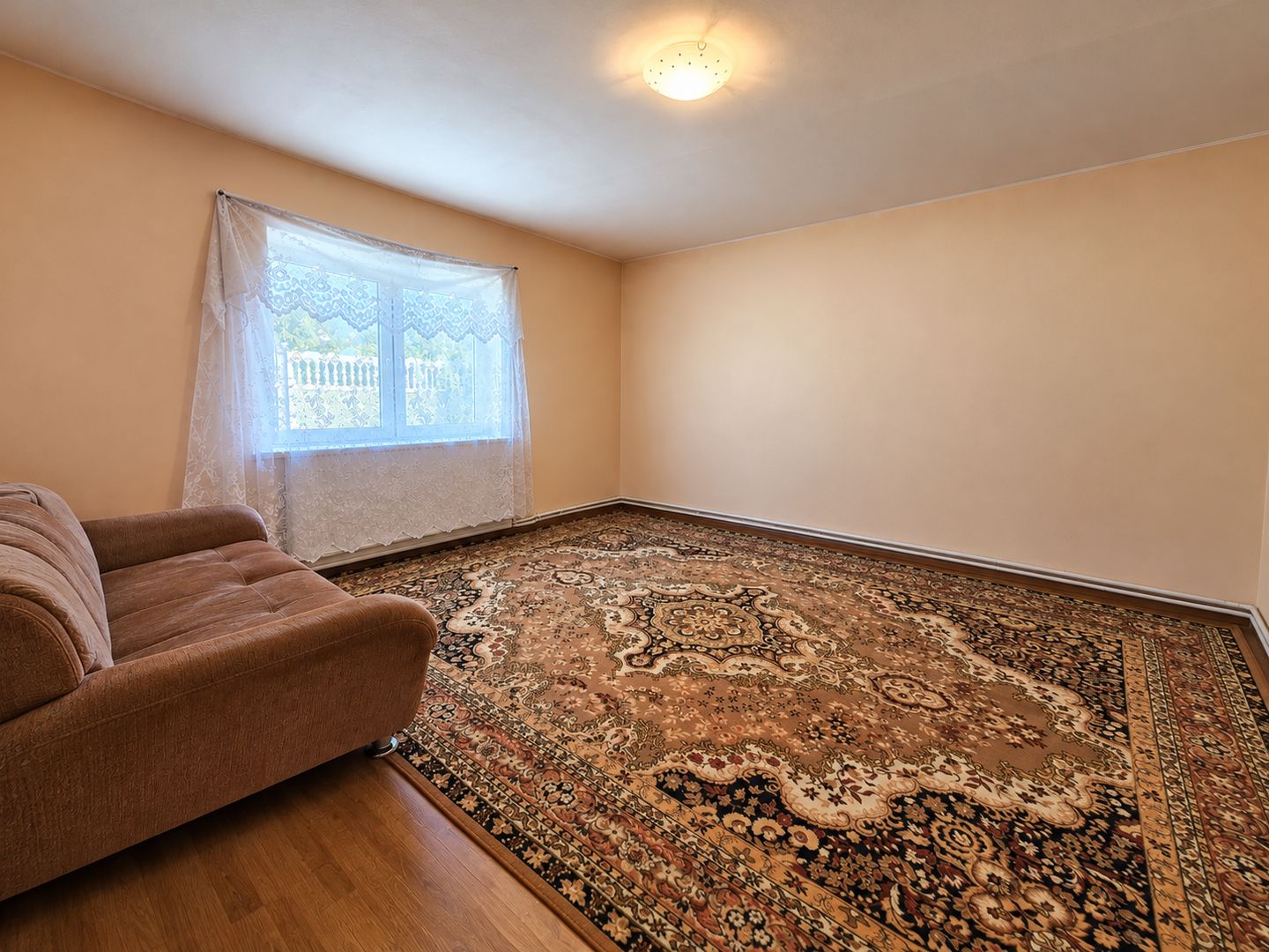 Casa de vanzare | Zona linistita | 3 camere - Poză 9