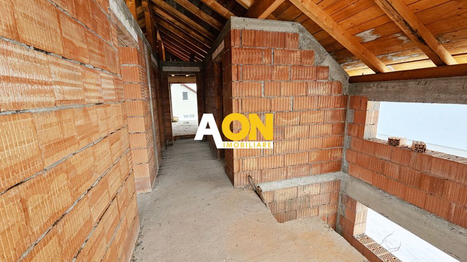 COMISION ZERO! Casa la rosu, P+1, 300 mp teren, cu utilitati, Lancram - Poză 14