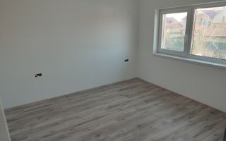 Sacalaz, 1/2 Duplex pe Etaj, 4 Camere,2 Bai,Terasa Acoperita - Poză 15