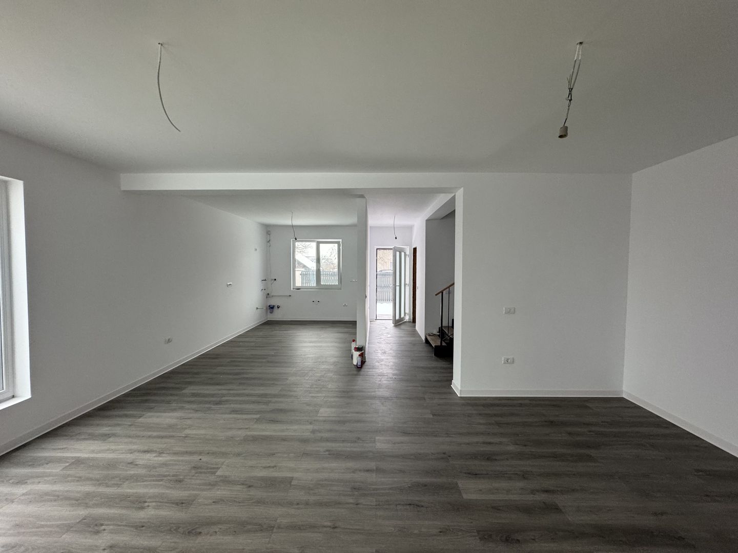 1/2 Duplex Utvin,4 Camere,2 Bai,Toate Utilitatile - Poză 5