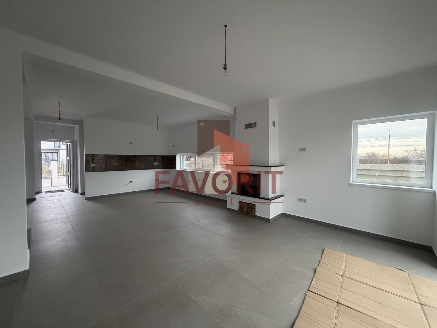 Finisat la cheie. Acces asfaltat. Disponibil imediat - Poză 1