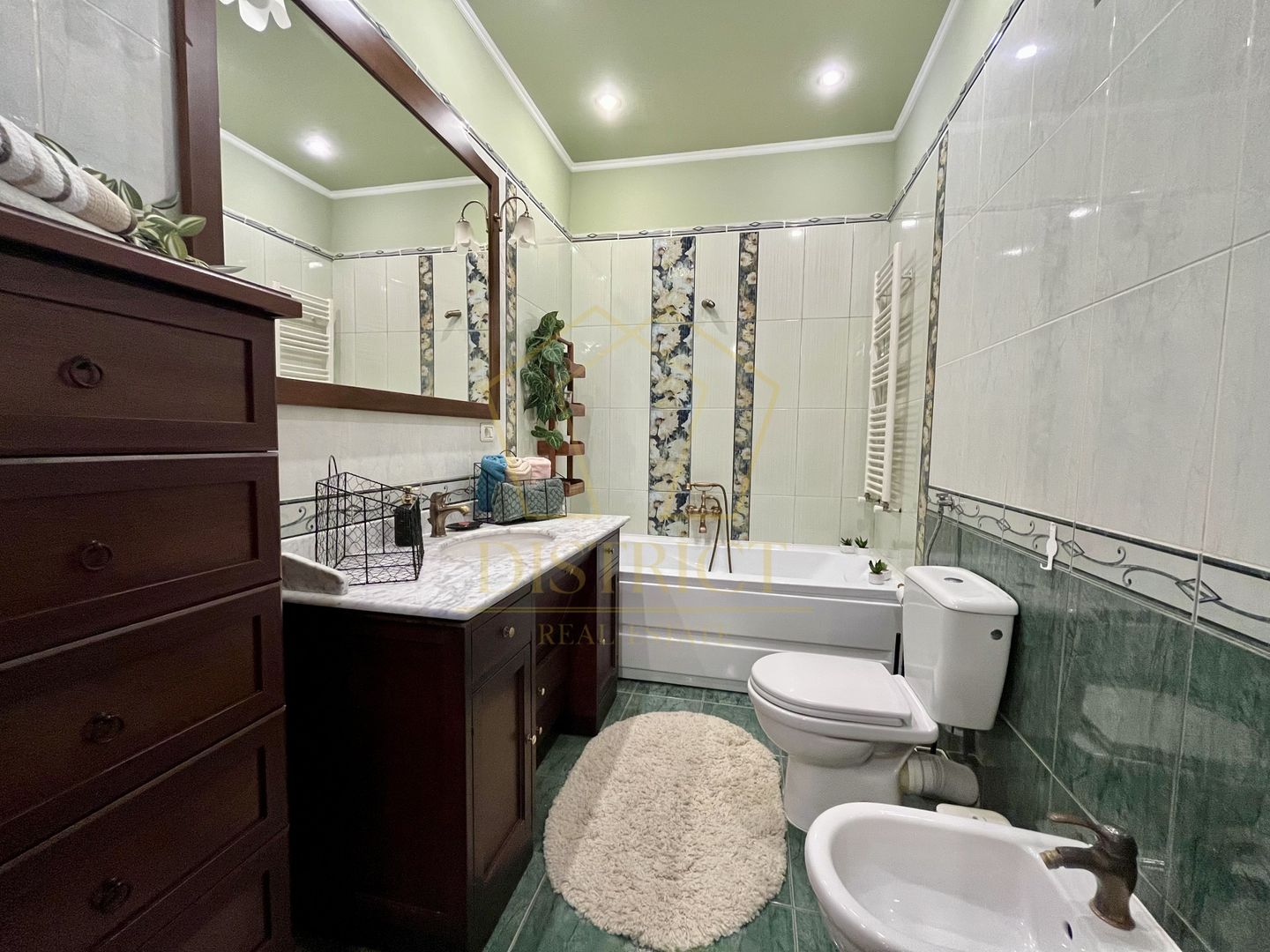 Apartament deosebit cu 3 camere | Piața Libertății - Poză 11