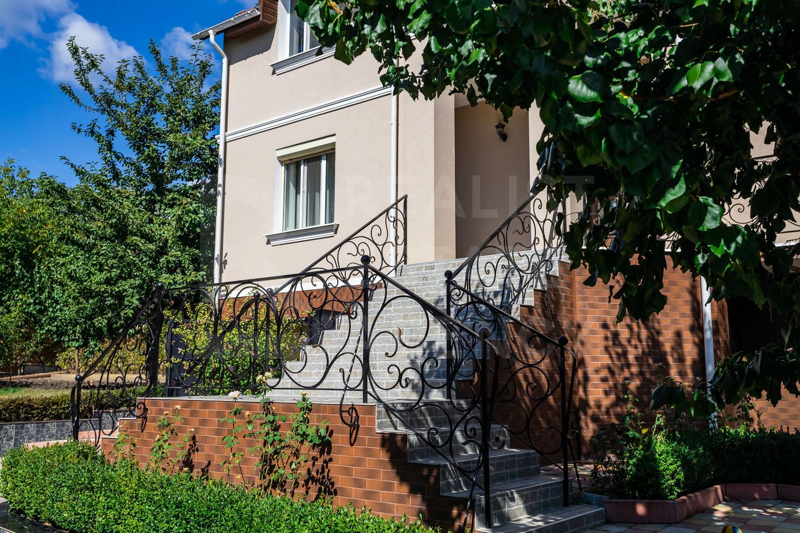 Vânzare, casă, 5 camere, str. Gura Văii, sect. Riscani - Poză 5