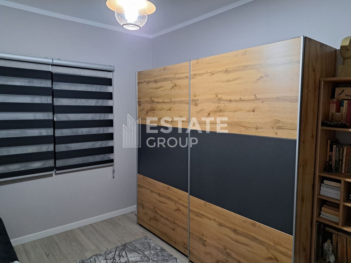 Duplex cu 5 camere despartit prin garaj in Dumbravita - Poză 3