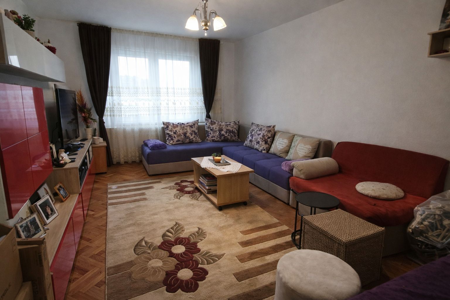 Apartament 3 camere spațios zona Tudor (Sârguinței) - Poză 1