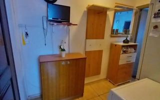Apartament cu 3 camere in Zona girocului aproape de Spitalul Judetean - Poză 4