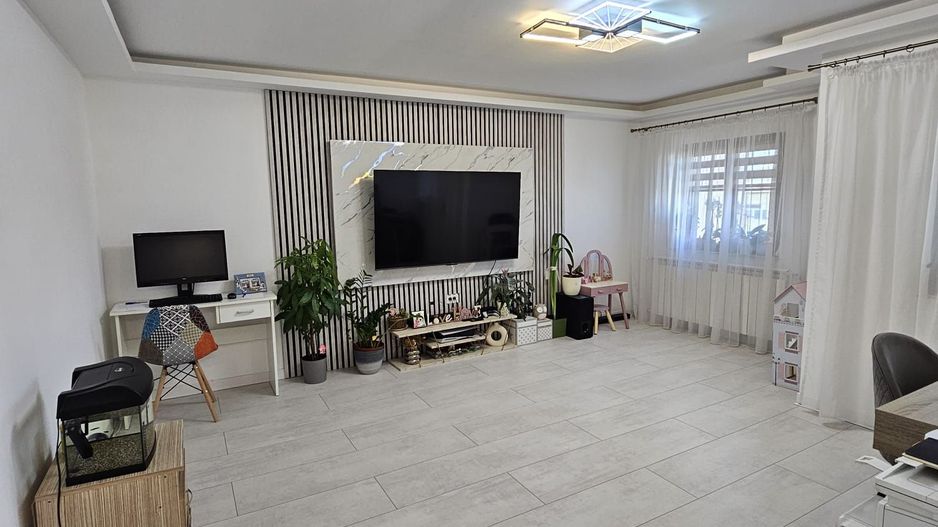 🏡 Apartament 3 camere decomandat | 79 mp | George Enescu - Poză 1