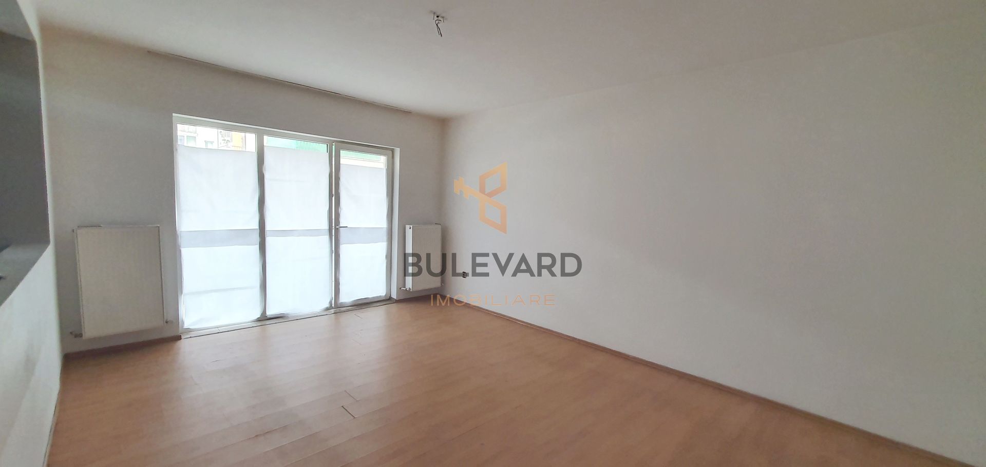 Apartament cu 2 camere+parcare, zona strazii Florilor! - Poză 2