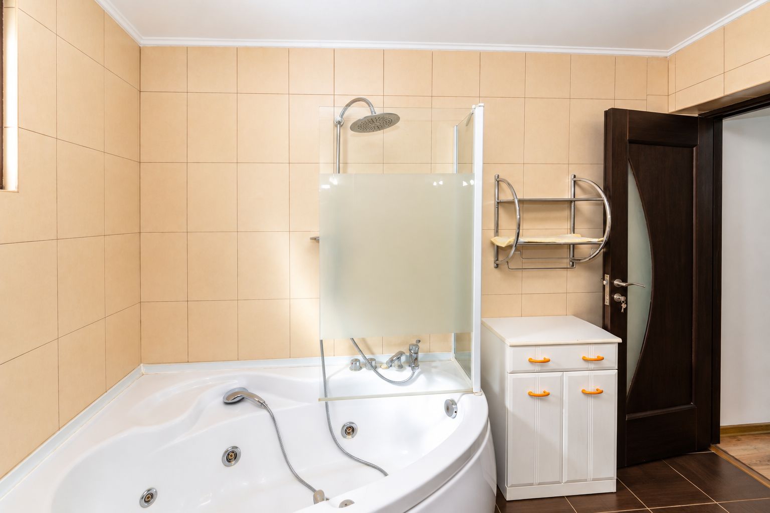 Apartament 2 camere de vanzare, 67mp mobilat, parcare, bloc cu 6 ap. - Poză 10