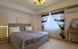 Apartament cu 3 camere, Parcare, P-ta Cipariu  zona Central - Poză 12