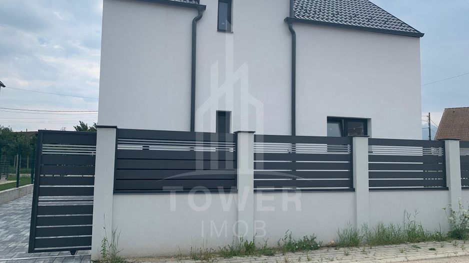 Casă de vânzare cu 4 camere | Loc. Cristian - Poză 1