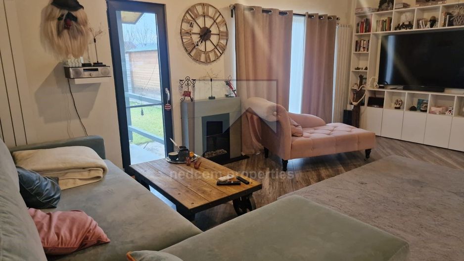 Vanzare Casa Individuala cu 700mp teren - Stefanestii De Sus - Poză 6