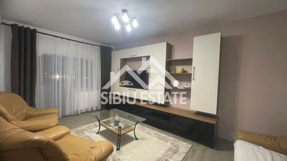 Apartament de vanzare cu 2 camere decomandat, etaj 2, pivnita- Cartierul Strand - Poză 2