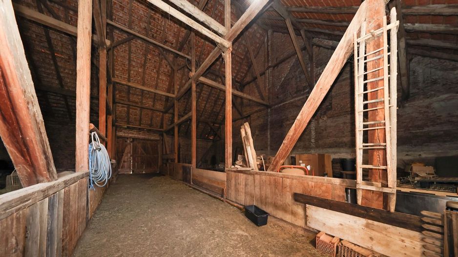 Casă Săsească Autentică cu Șură Impresionantă în Cristian – Teren 2729mp - Poză 16