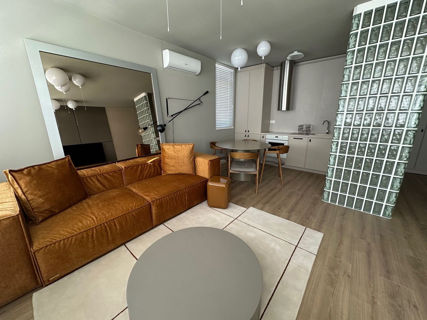 Apartament  3 camere - Poză 2