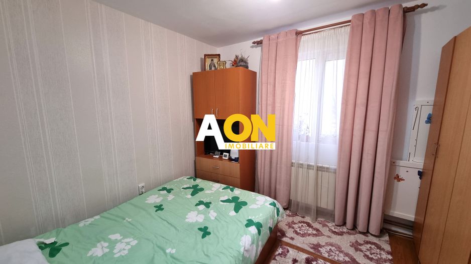 De vanzare apartament 3 camere, etaj intermediar, Cetate - Poză 3