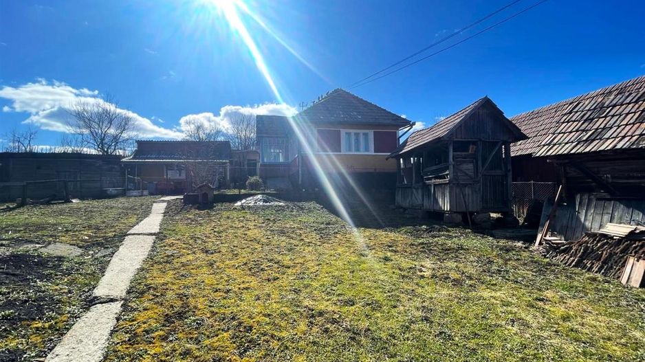 Casa traditionala+ domeniu de 2.900 mp,livada, anexe:refugiu apreciabil Craiesti - Poză 13