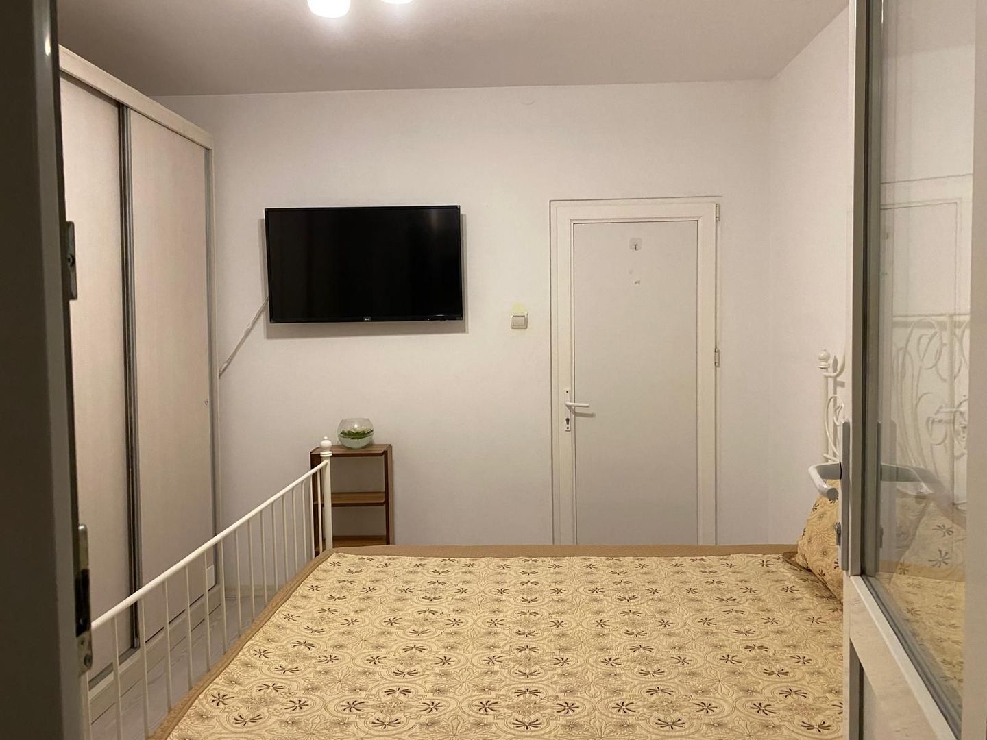 Griviței 2 cam circular, 5/7, mobilat, utilat, centrala proprie - Poză 6