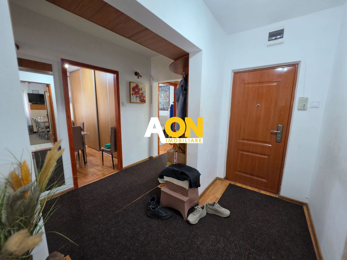 Apartament 4 Camere, 2 Bai, Etaj 3, Zona Cetate - Poză 2