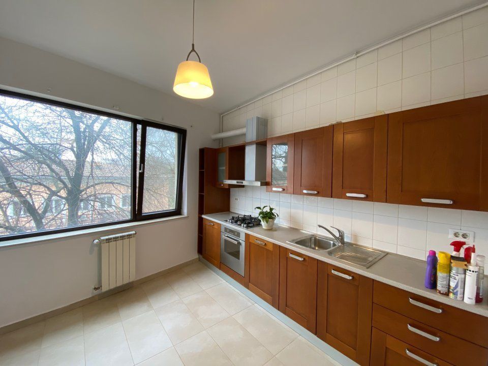 Apartament superb cu 4 Camere în Primăverii, Strada Mircea Eliade - Poză 3