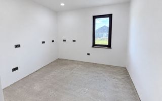 Casă în stil bucovinean de vânzare | Horodnic de Sus | 105.000 Euro - Poză 8