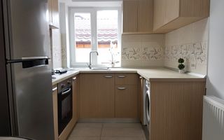 Faleza Nord | Apartament 2 camere, etaj 1, în vilă, centrală pe gaz - Poză 1