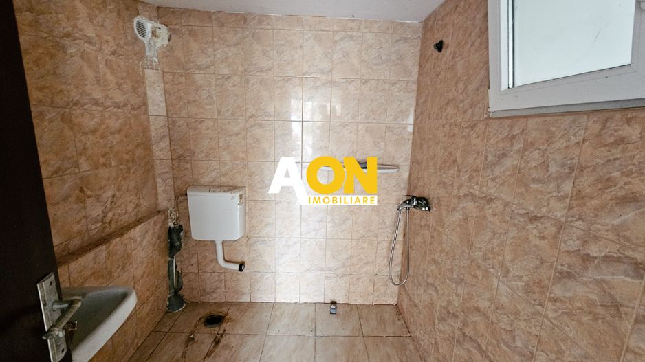 Casa de locuit si spatiu comercial, Cetate - Poză 14