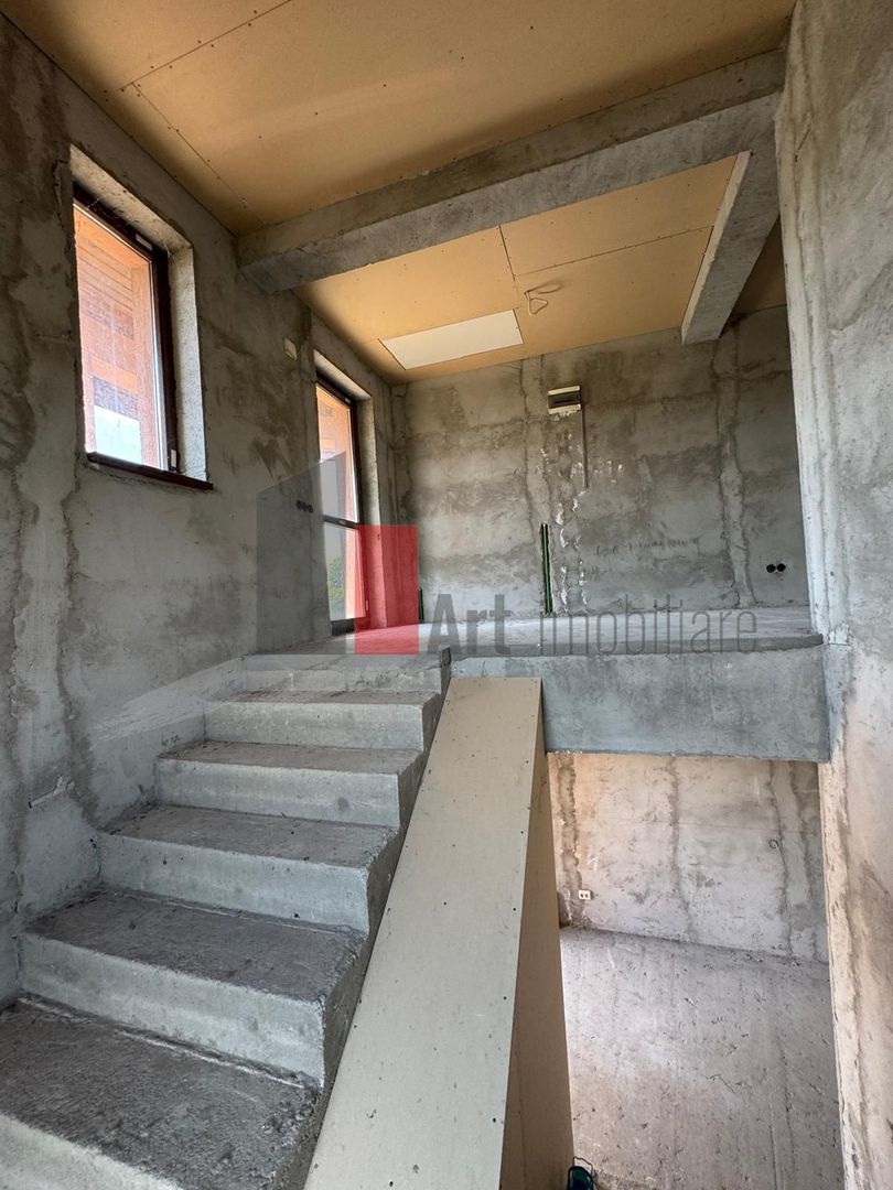 Casa la rosu in Peris - Poză 8