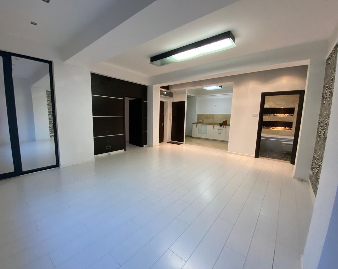 APARTAMENT PENTRU INVESTITORI I PIATA DOROBANTI - Poză 2