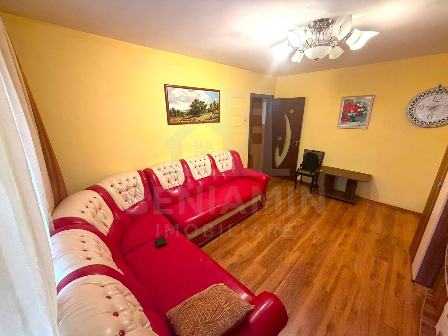 Apartament cu 3 camere - Craiovita Noua - etaj intermediar - Poză 2