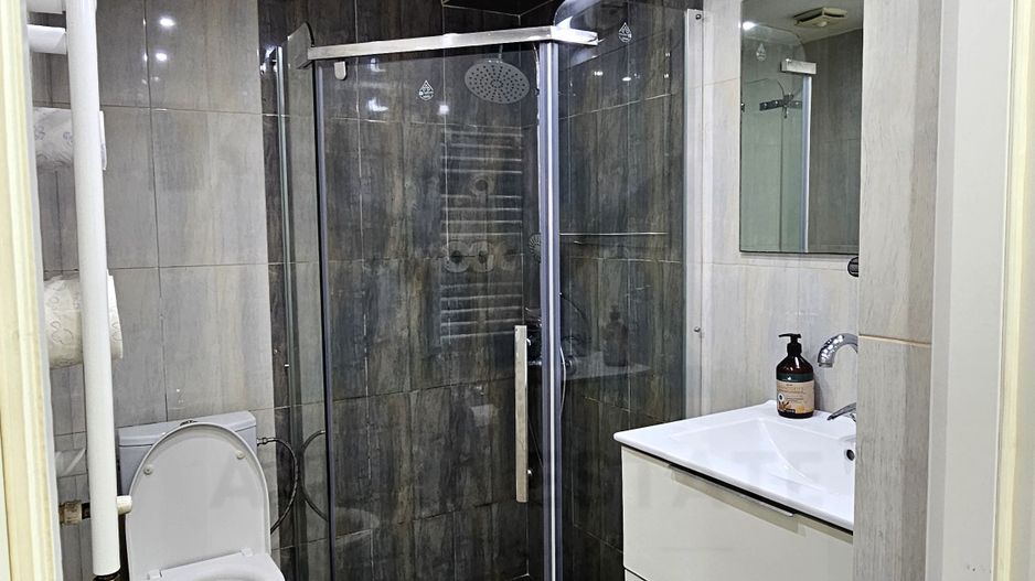 Apartament 2 camere 50 mp utili parter la curte zona Centrul Istoric - Poză 5