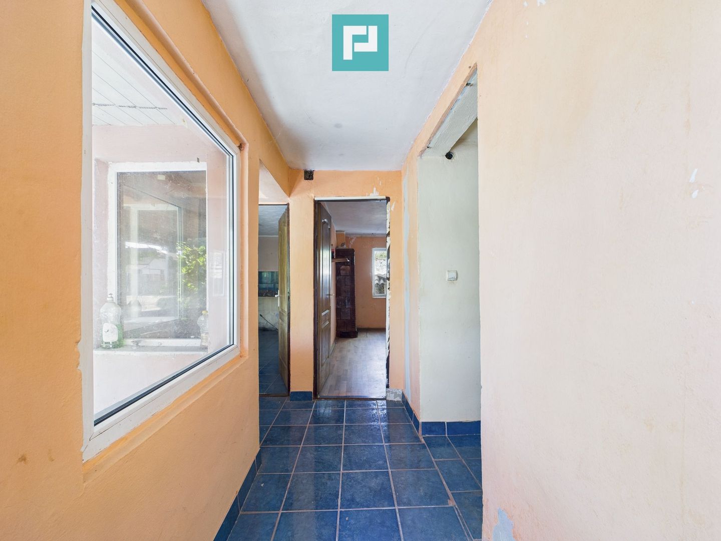 Casă și teren în Moravița, Timiș-poziție excelentă - Poză 2