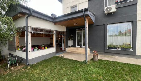 Vila lux cu curte - Mogosoaia (COMISION ZERO)