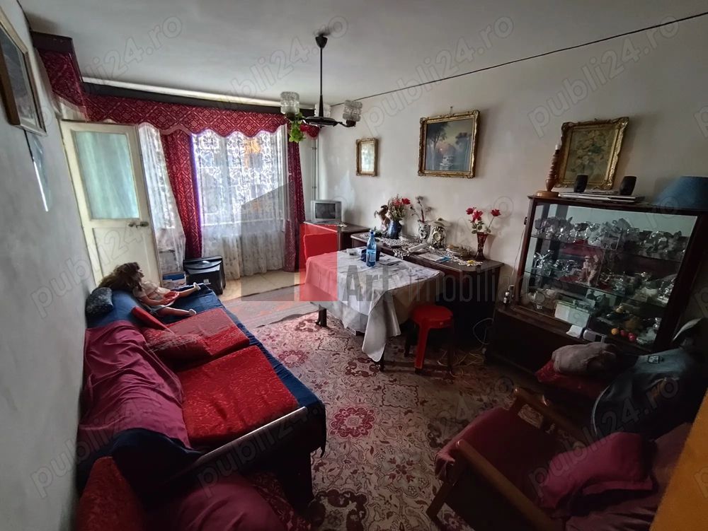 APARTAMENT 3 CAMERE-BARCA - Poză 1