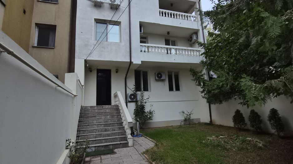 De vânzare Vilă individuala 11 camere curte proprie Parcul Carol - Poză 3