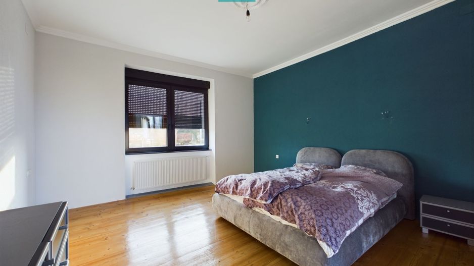 Casă generoasă în Periam județ Timiș - Poză 4