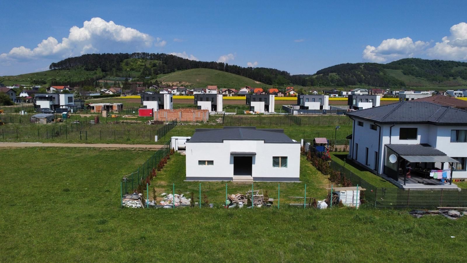 Casă/Vilă cu 4 camere de vânzare - Sânpetru - Poză 5