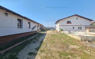 Proprietate in Cristian cu trei constructii+o fundatie,450000euro - Poză 4