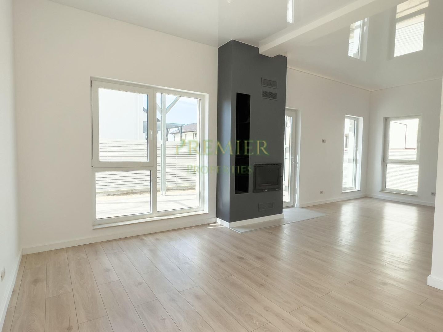 Casă individuală Pipera–Tunari | Finisaje de lux | Șemineu autentic | 4 camere - Poză 3