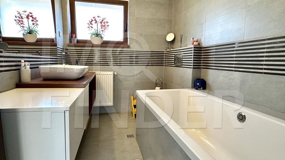 Casă spațioasă  – Florești , 131 mp utili, 220 mp teren - Poză 20