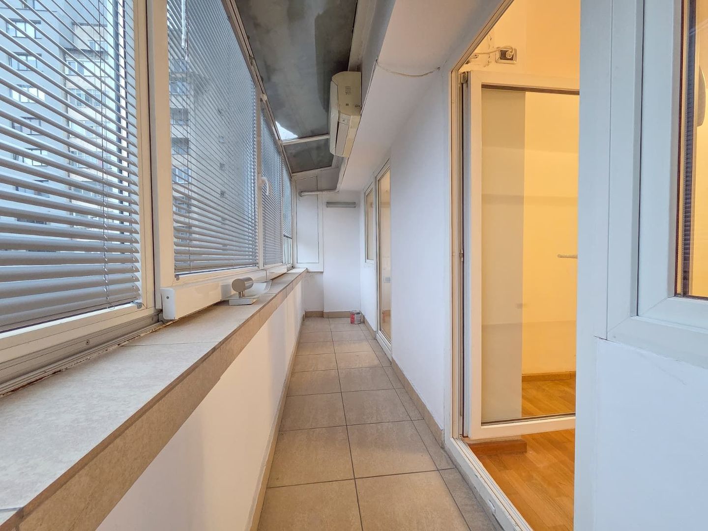 Apart 3 camere birouri stradal Bulevardul Unirii colt Nerva Traian - Poză 16