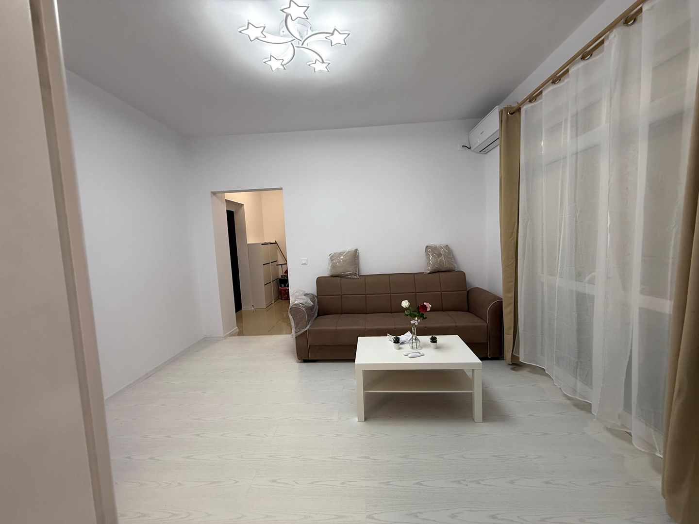 Apartament 2 camere renovat la 2 minute de Metrou Gara de Nord - Poză 2